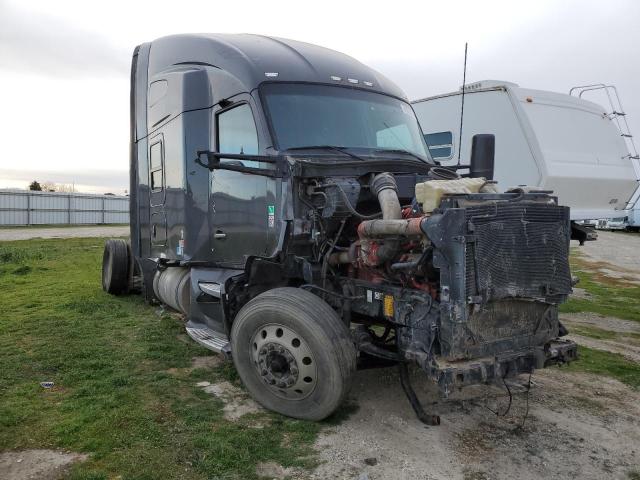 2017 Kenworth T680 Semi Truck