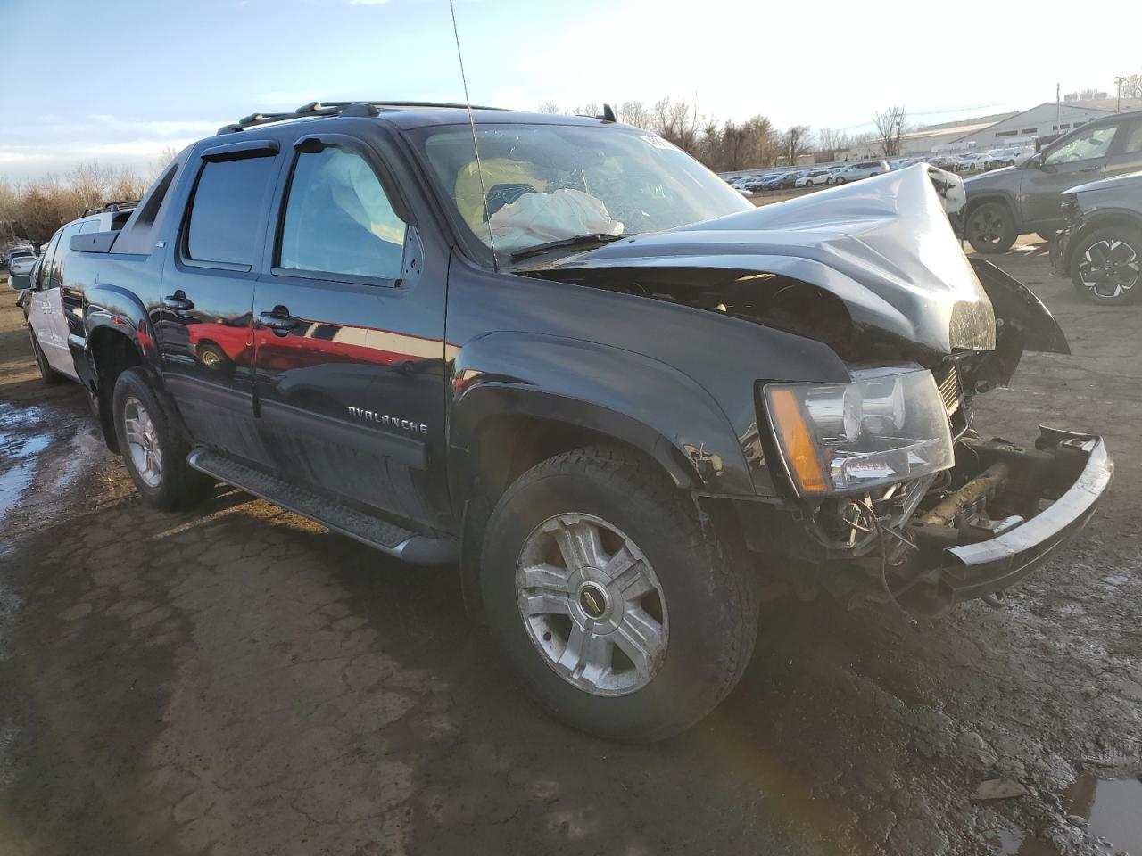 2010 Chevrolet Avalanche - Image 4