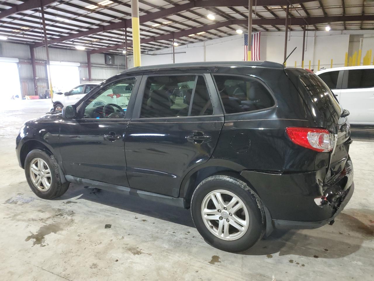 2012 Hyundai Santa Fe - Image 2