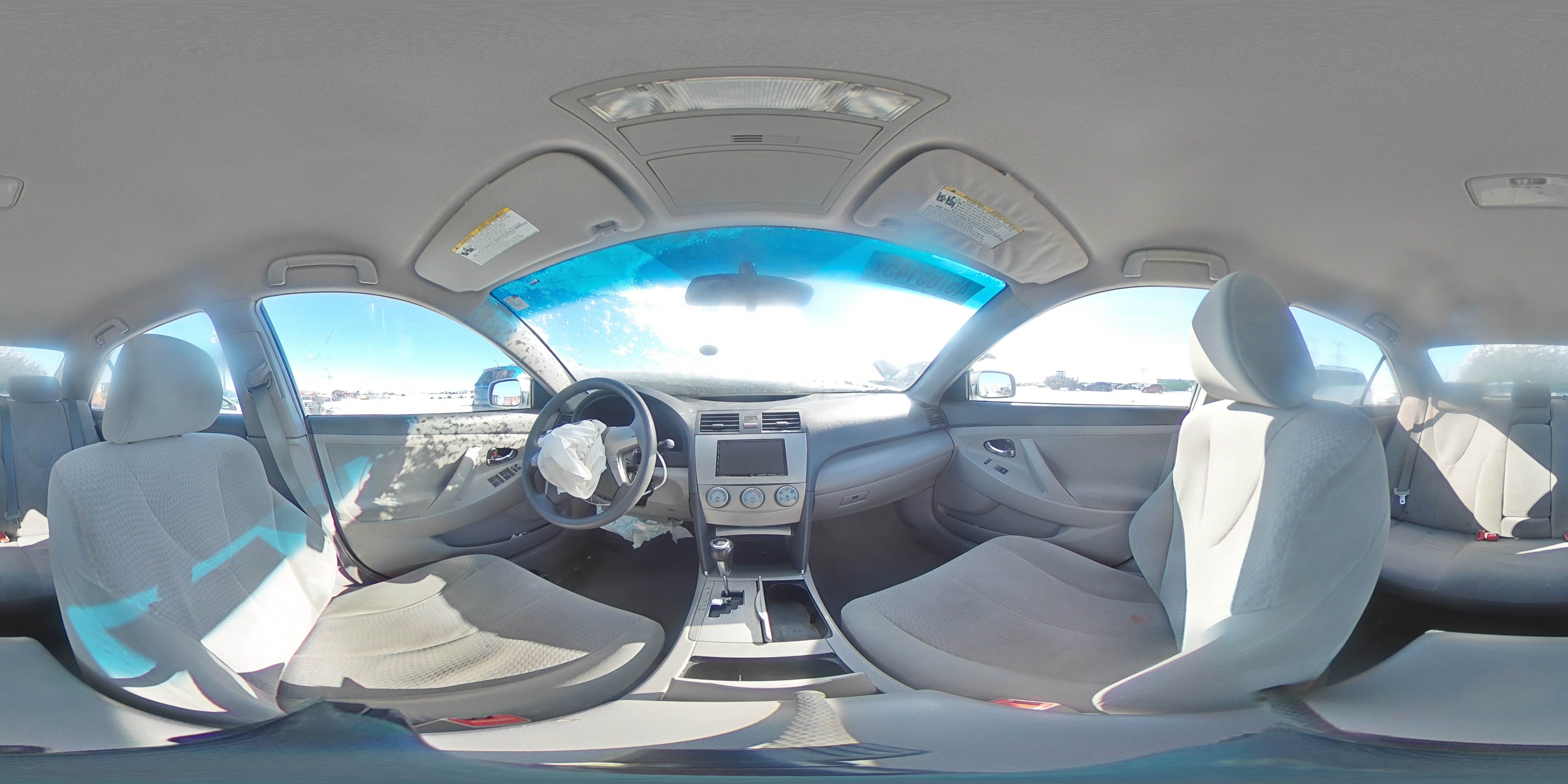 2010 Toyota Camry - Image 12