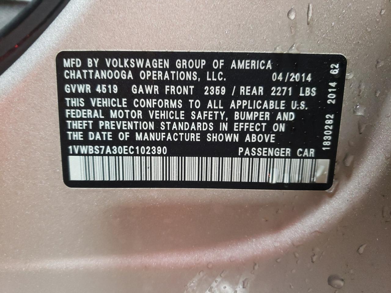 2014 Volkswagen Passat - Image 12