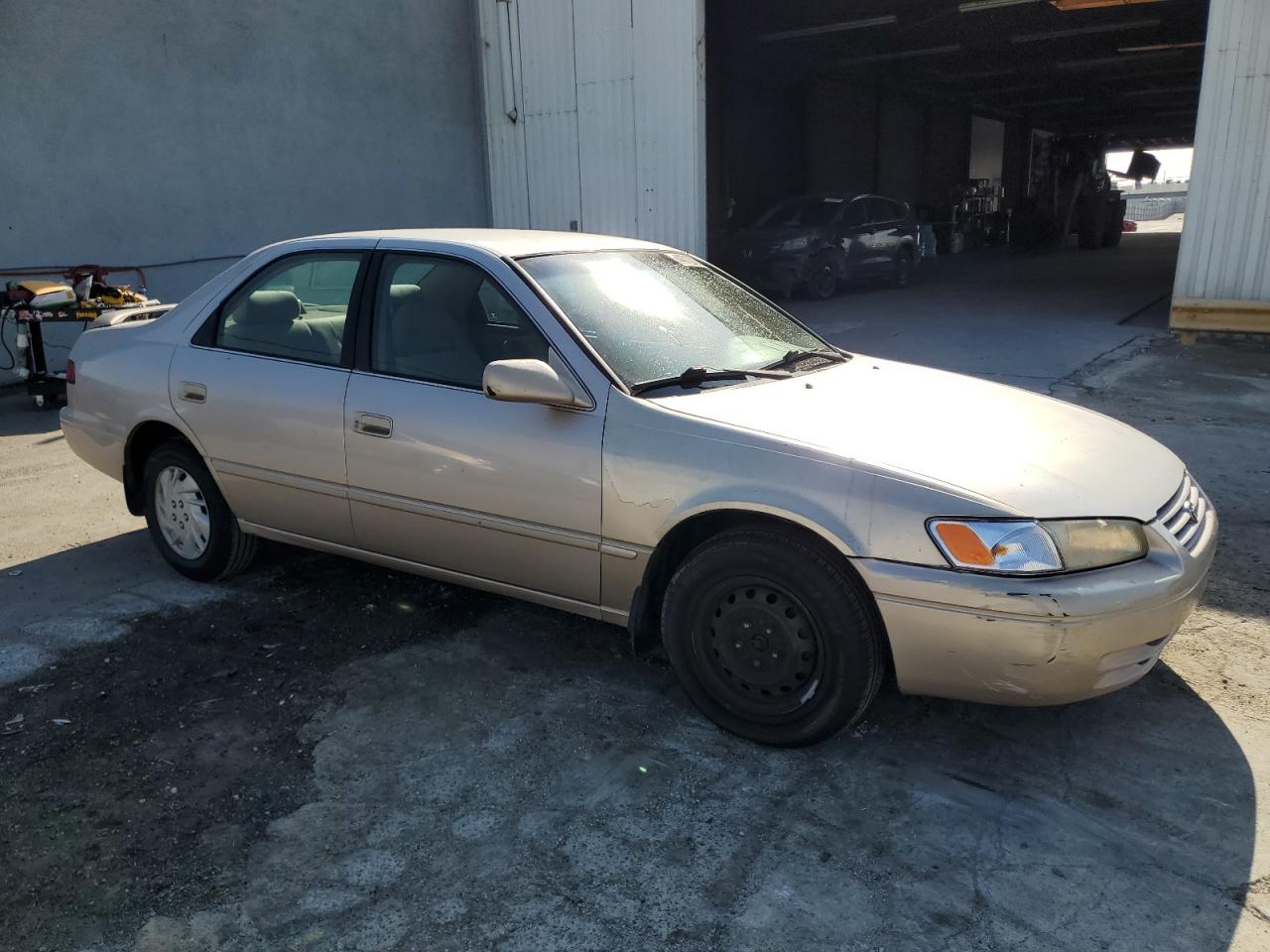 1999 Toyota Camry - Image 4