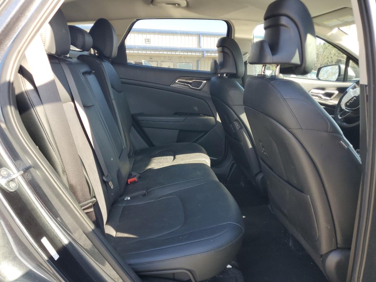 2023 Kia Sportage - Image 12