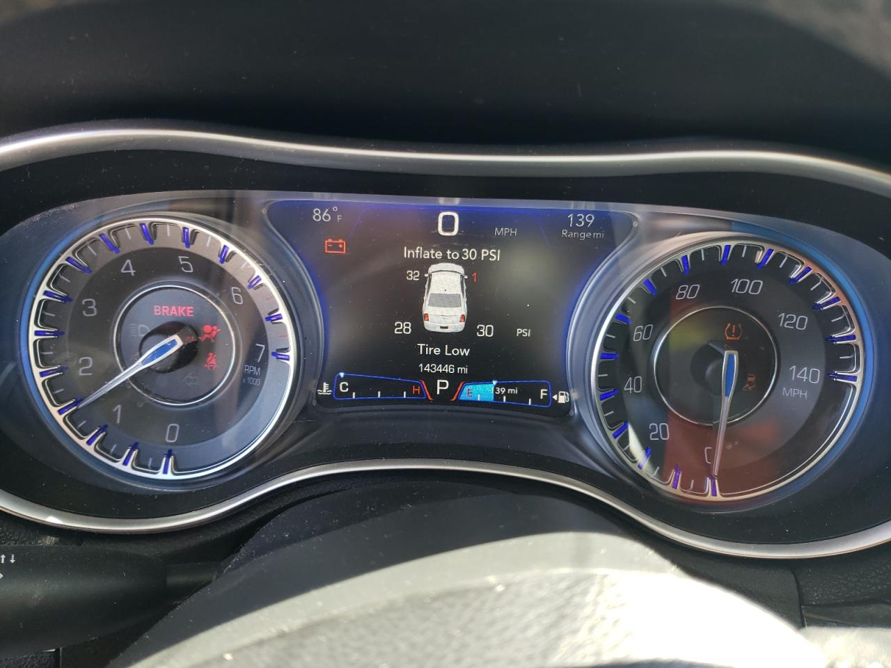 2016 Chrysler 300 - Image 9