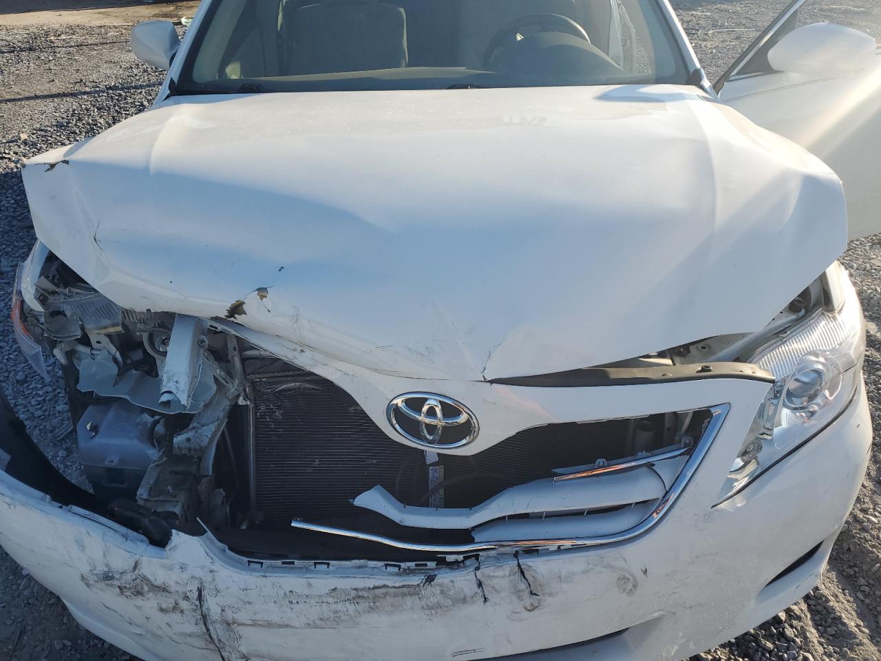 2010 Toyota Camry - Image 12