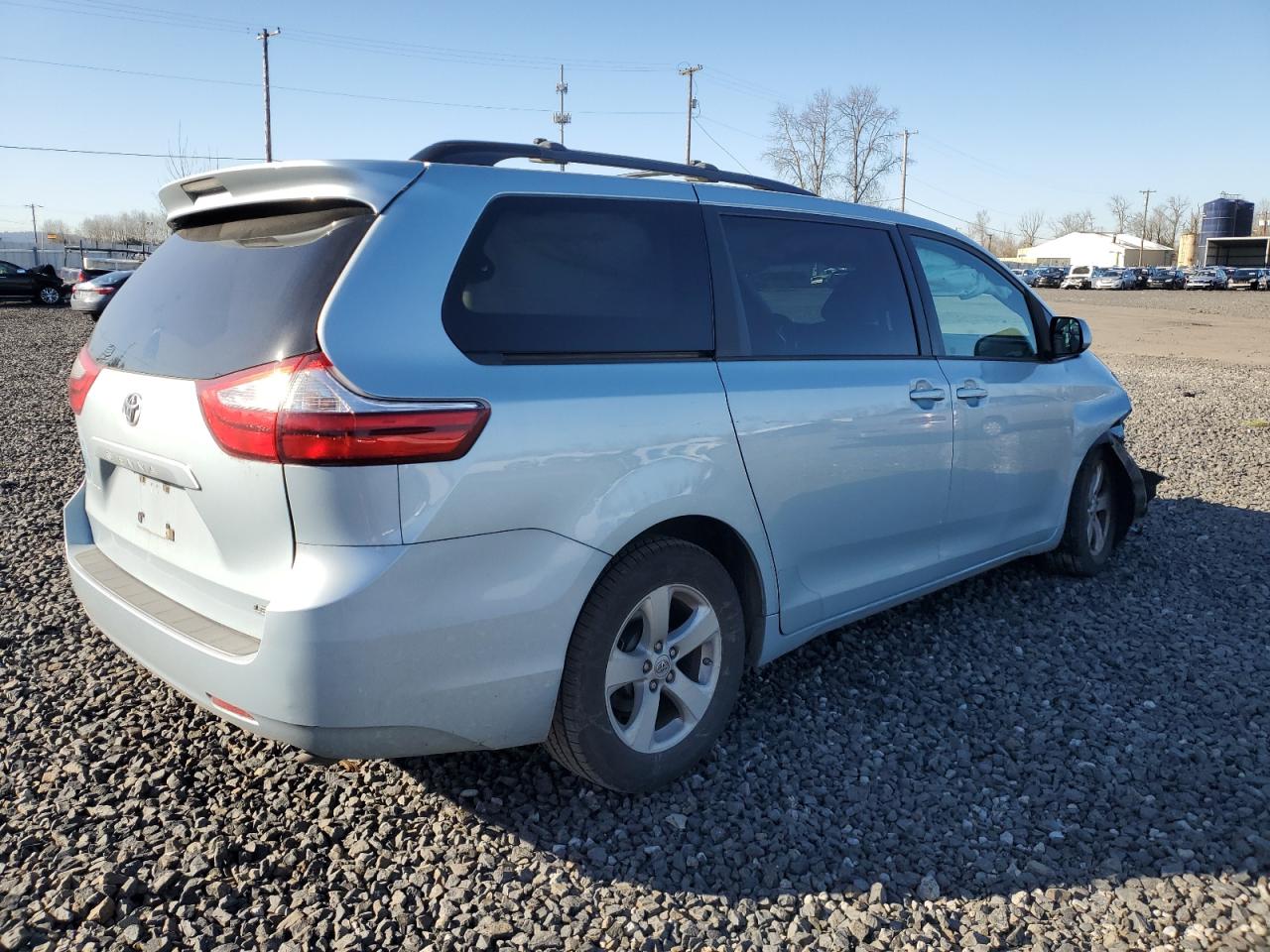 2015 Toyota Sienna - Image 3