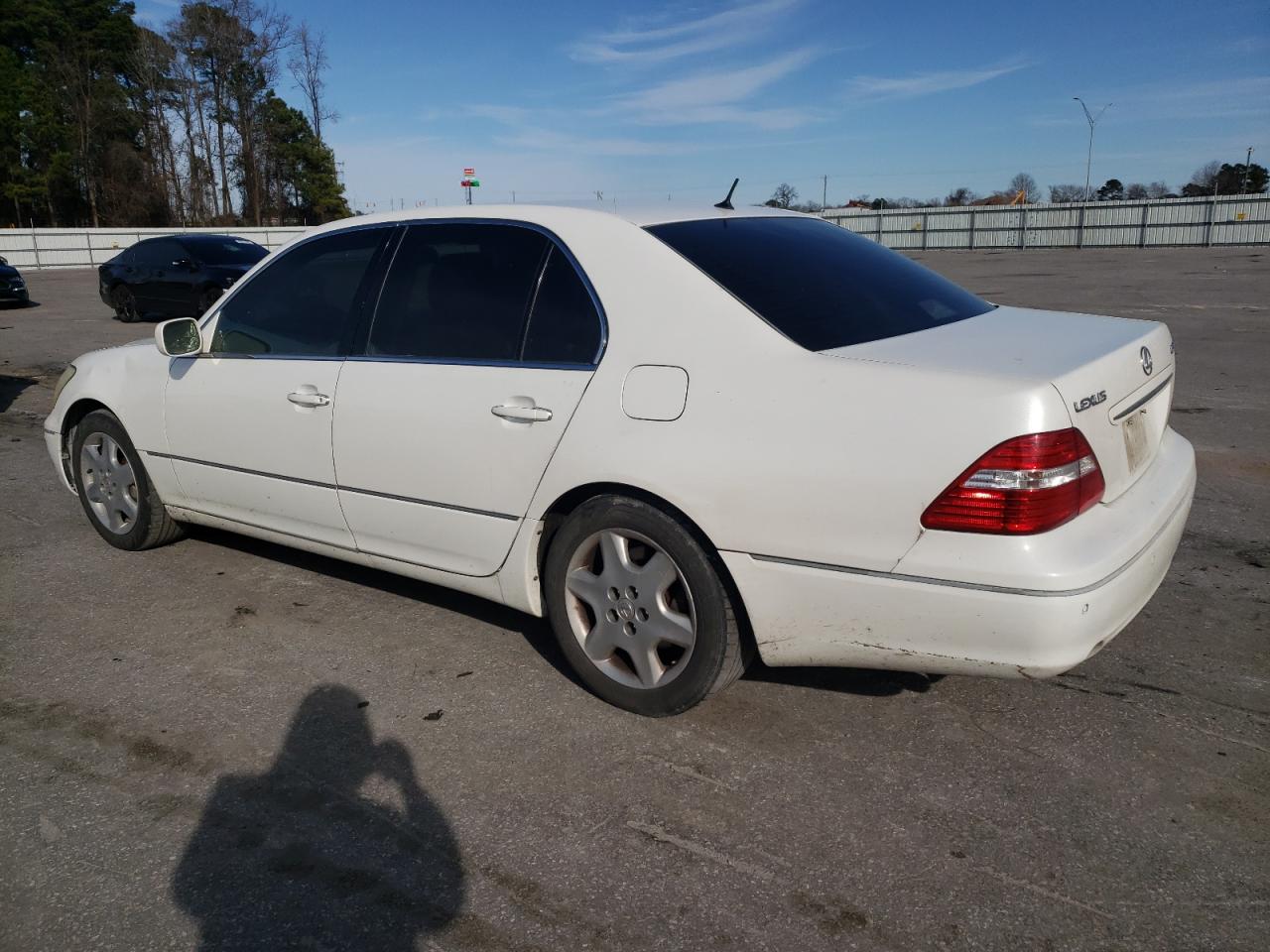 2004 Lexus LS - Image 2
