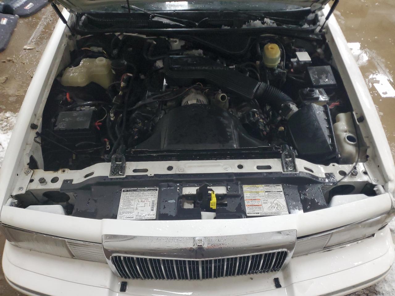1994 Lincoln Town Car - Image 11