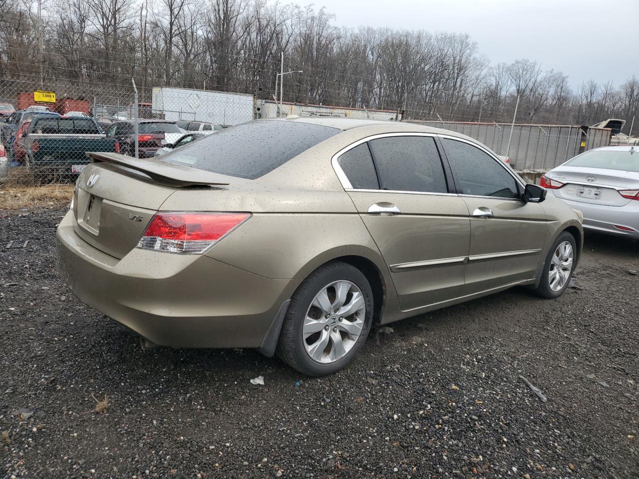 2009 Honda Accord - Image 3