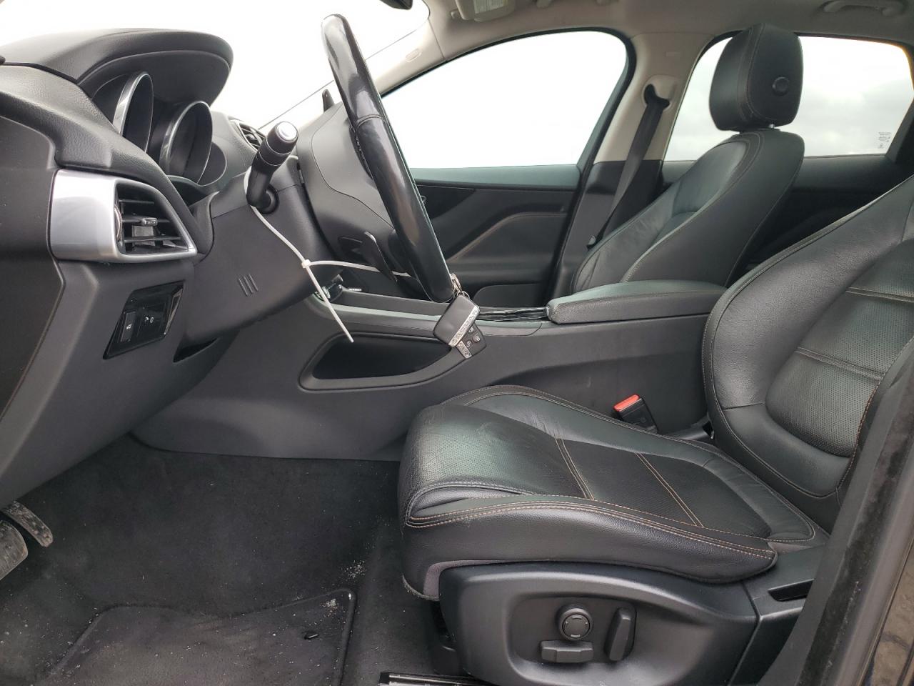 2017 Jaguar F-Pace - Image 7