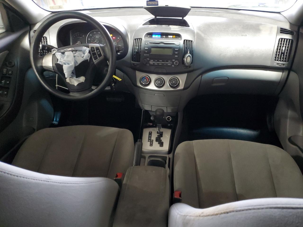 2010 Hyundai Elantra - Image 8