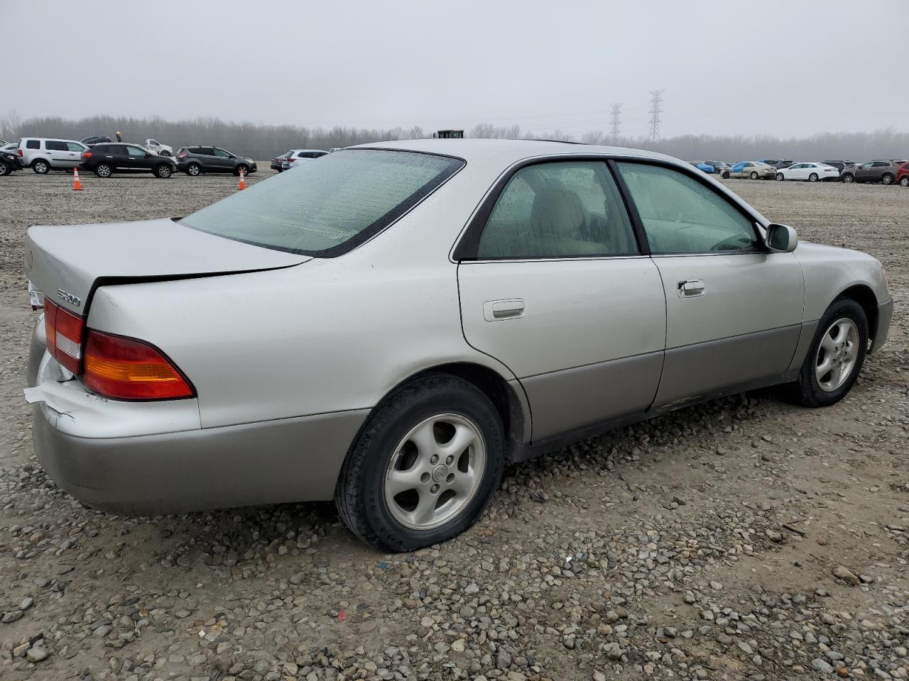 1997 Lexus ES - Image 3