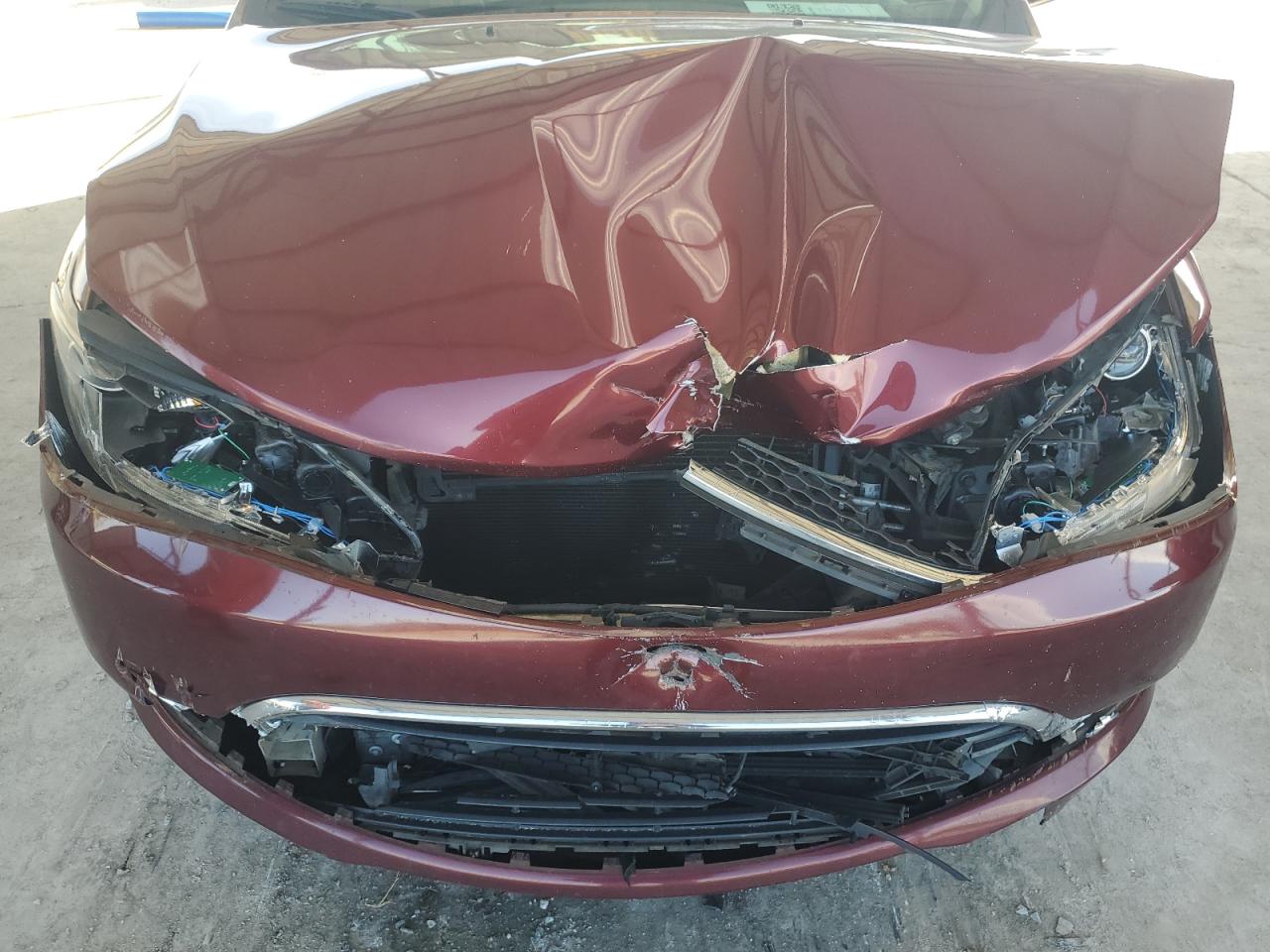 2015 Chrysler 200 - Image 11
