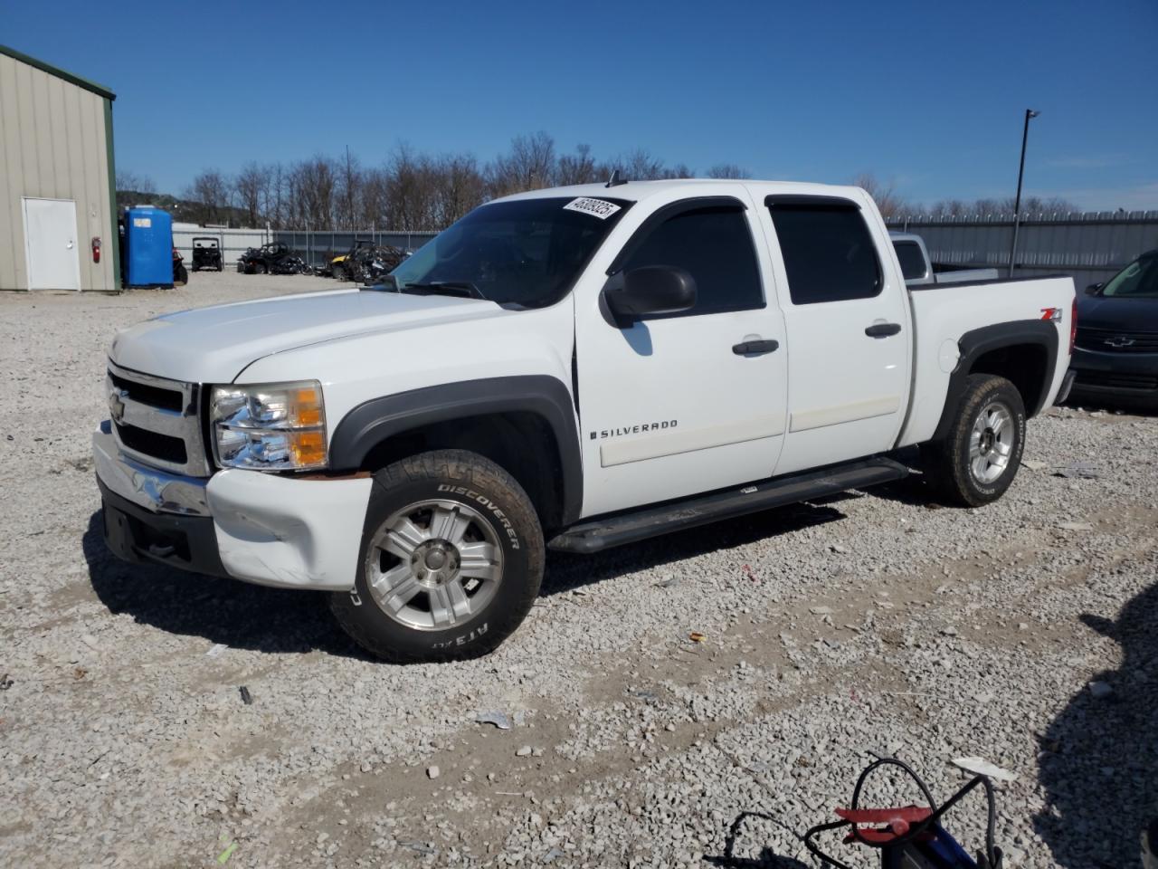 2007 Chevrolet Silverado K1500 Crew Cab for Sale in Lawrenceburg, KY - Front End