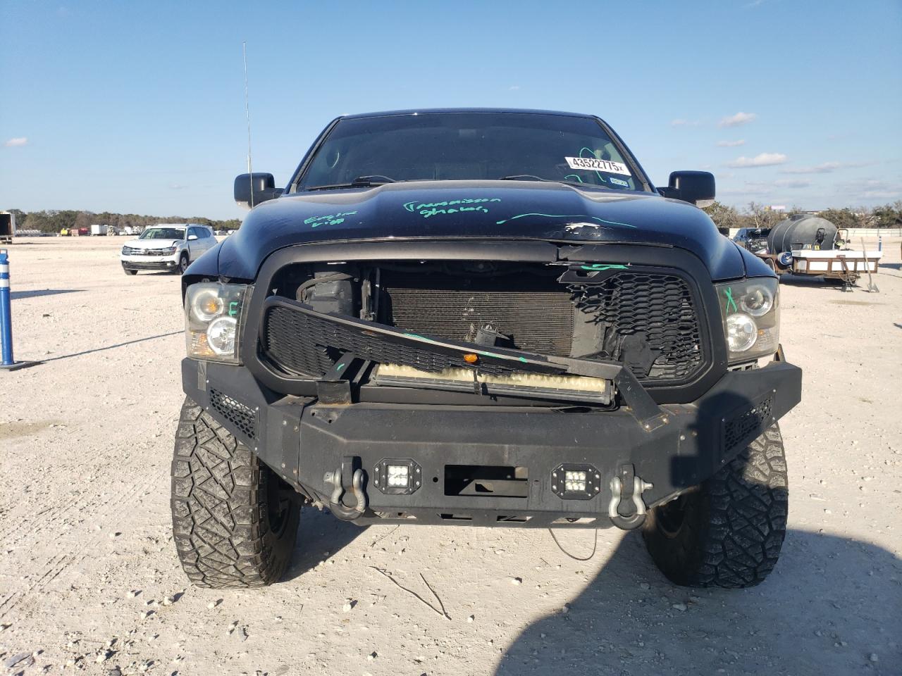 2015 RAM 1500 - Image 5