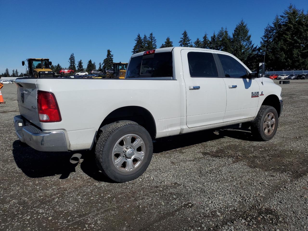 2015 RAM 2500 - Image 3