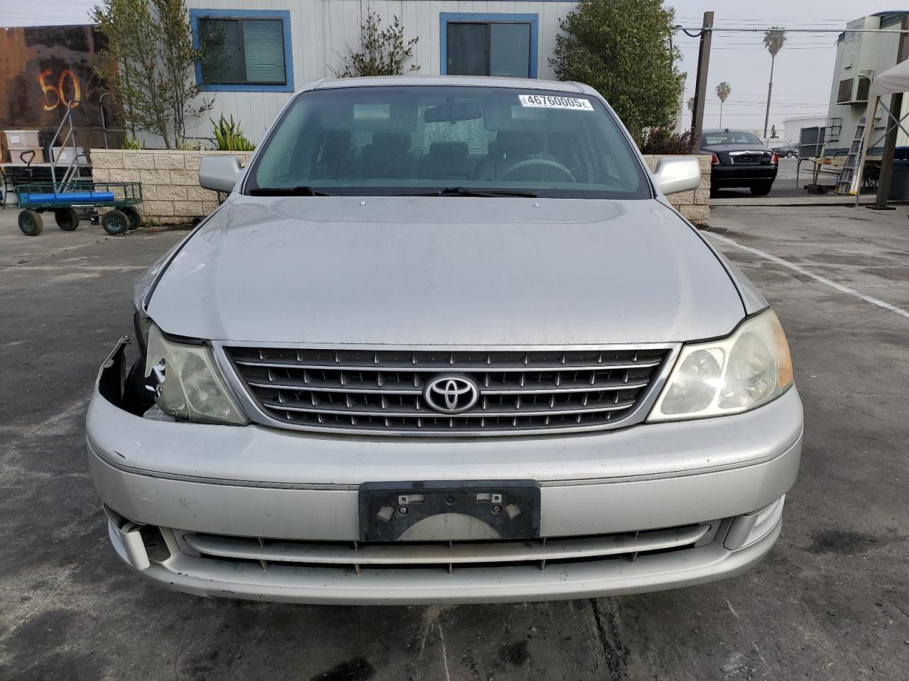 2004 Toyota Avalon - Image 5