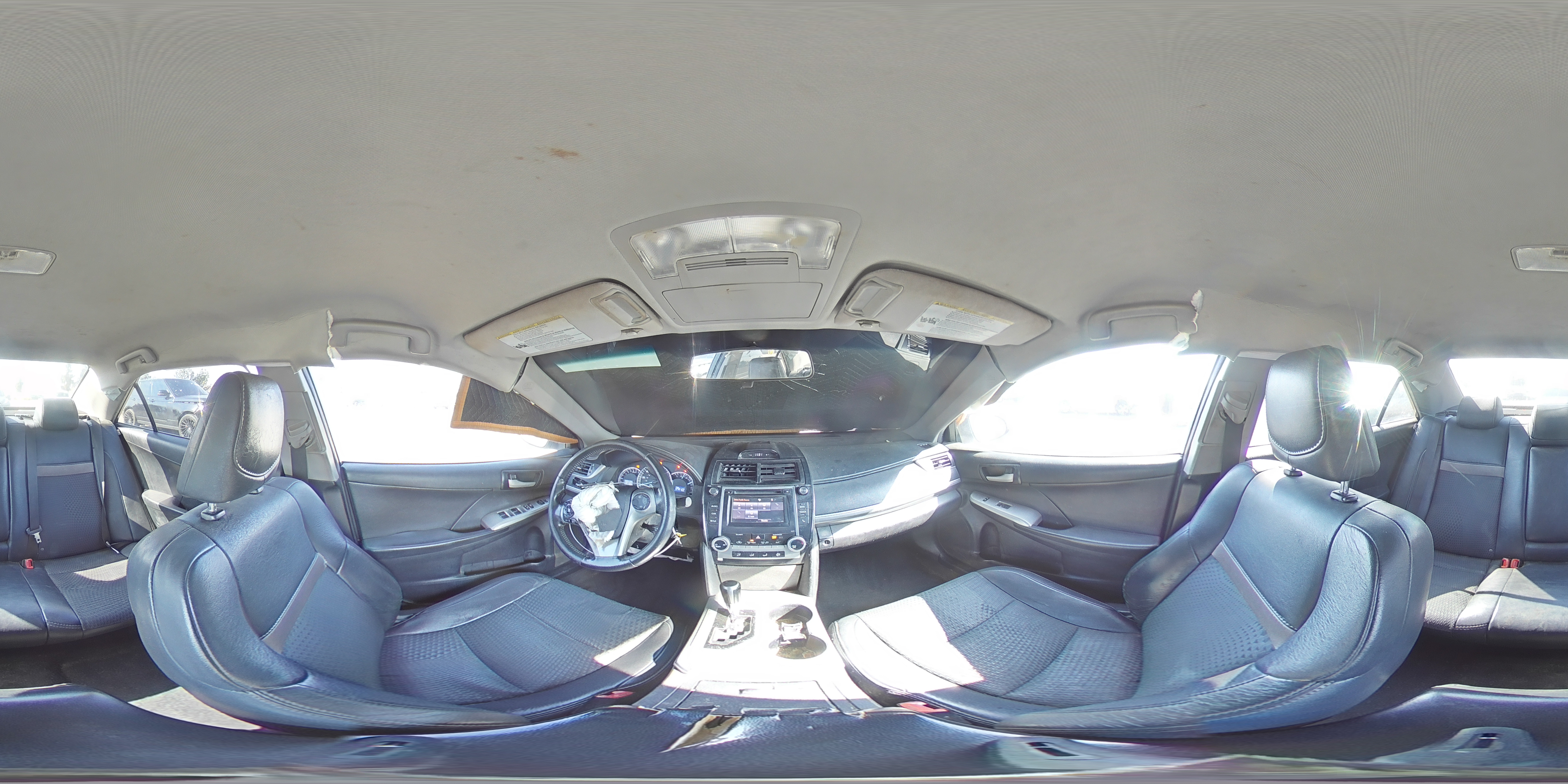 2014 Toyota Camry - Image 13