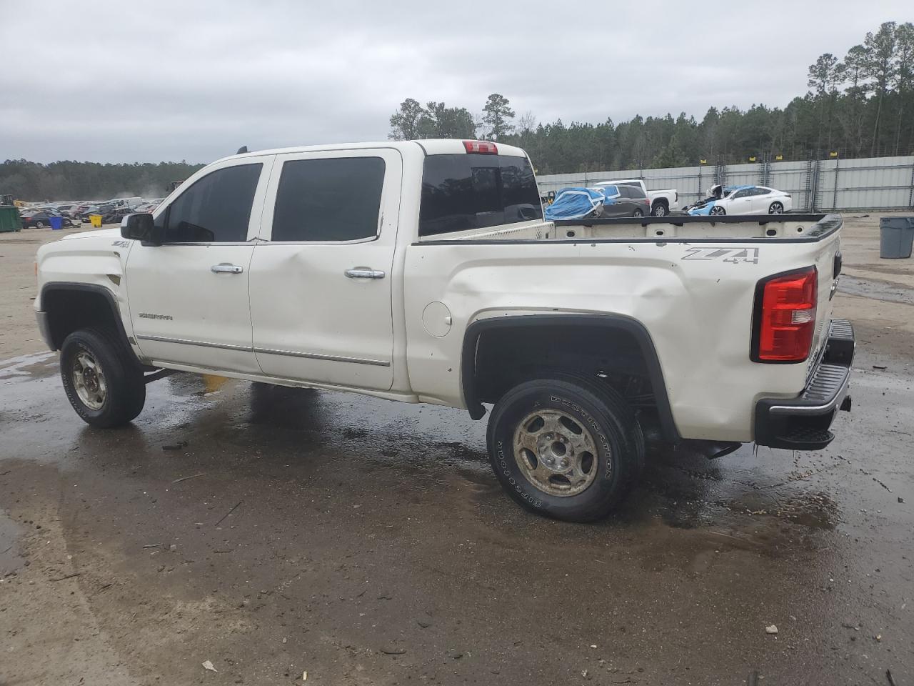 2015 GMC Sierra - Image 2