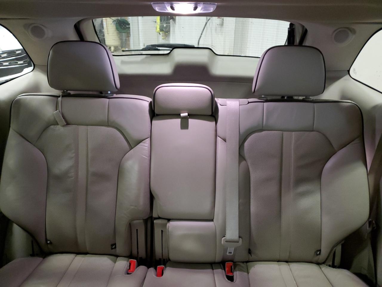 2013 Lincoln MKX - Image 10