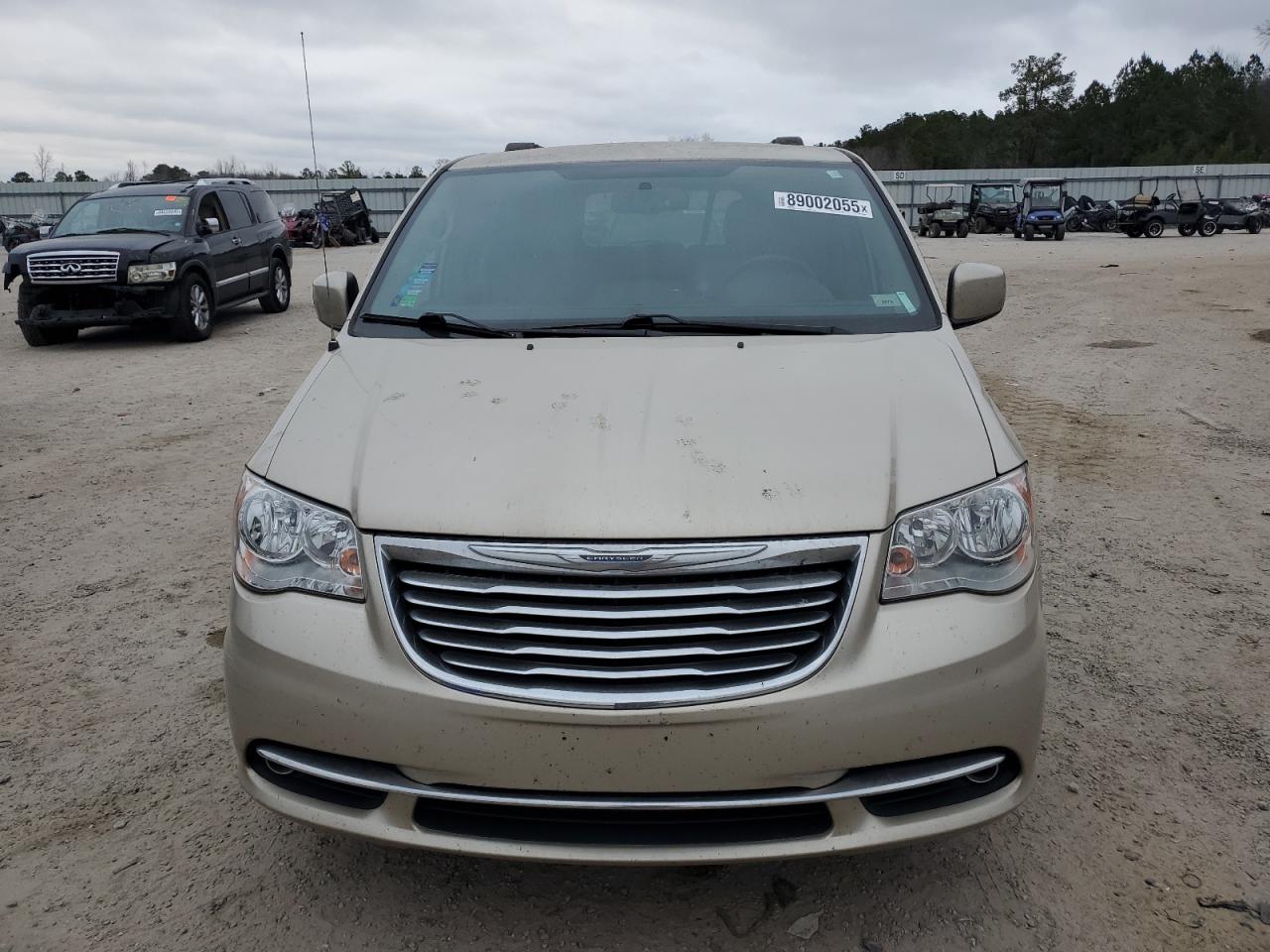 2016 Chrysler Town & Country - Image 5