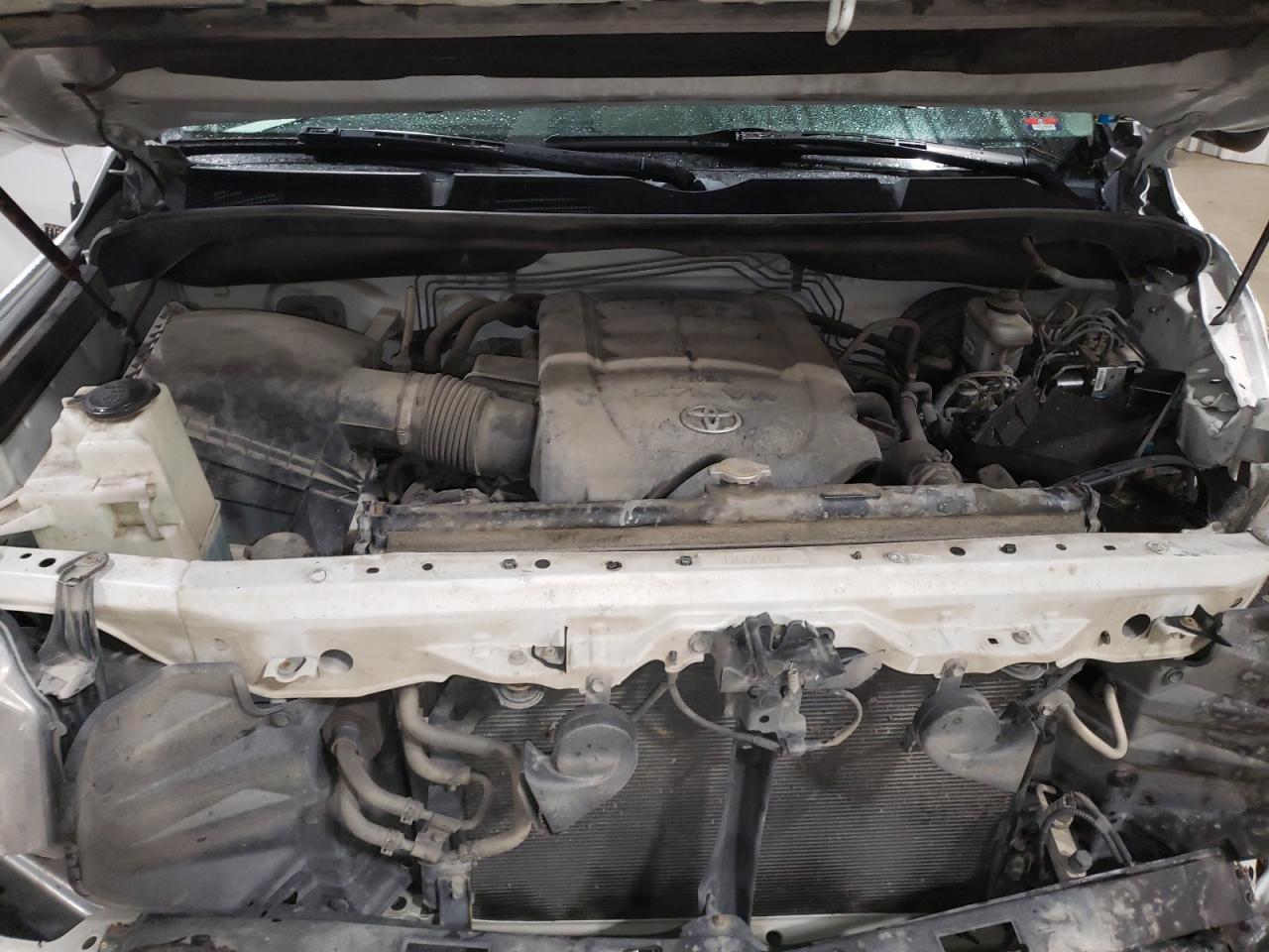 2015 Toyota Tundra - Image 11