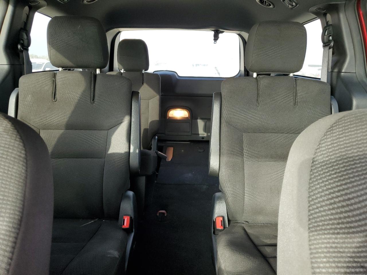 2020 Dodge Caravan - Image 10