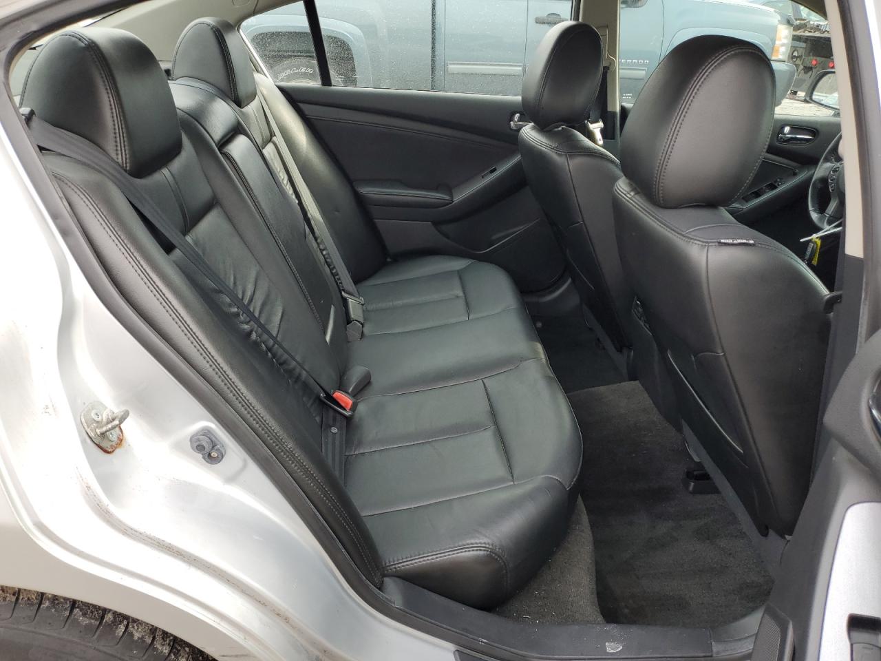 2012 Nissan Altima - Image 10