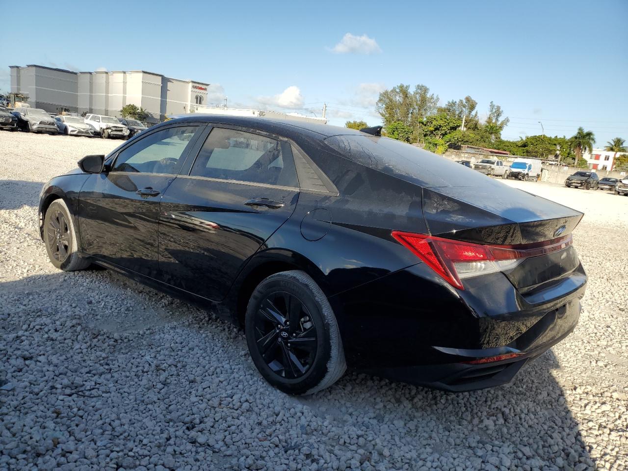 2022 Hyundai Elantra - Image 2