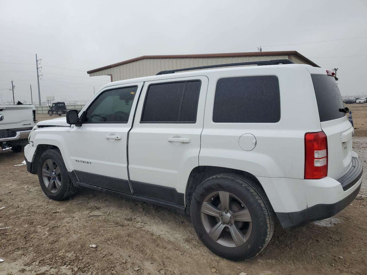 2015 Jeep Liberty (Patriot) - Image 2