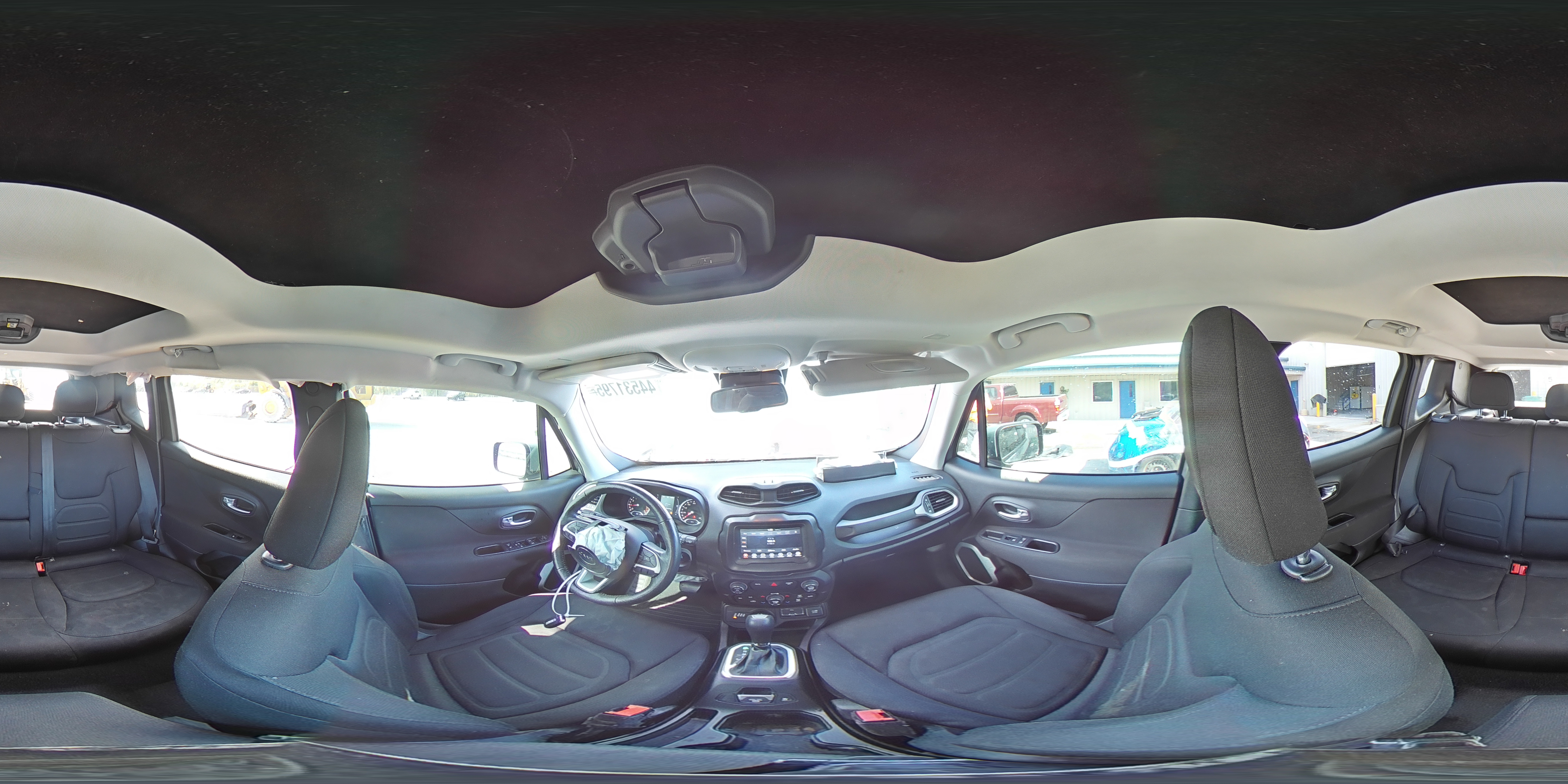 2018 Jeep Renegade - Image 15