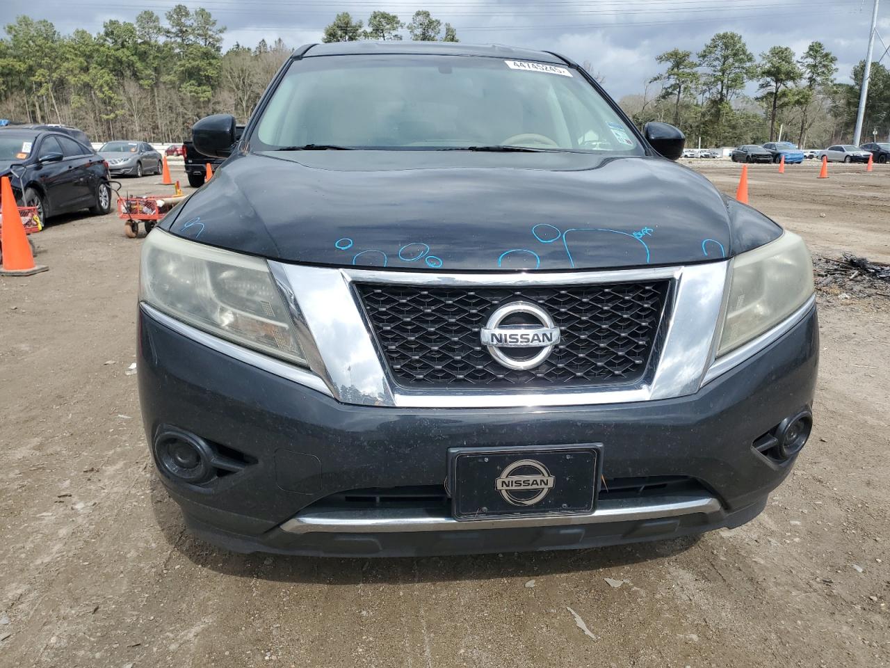 2015 Nissan Pathfinder - Image 5