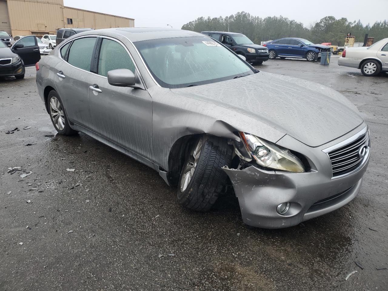 2012 Infiniti M - Image 4