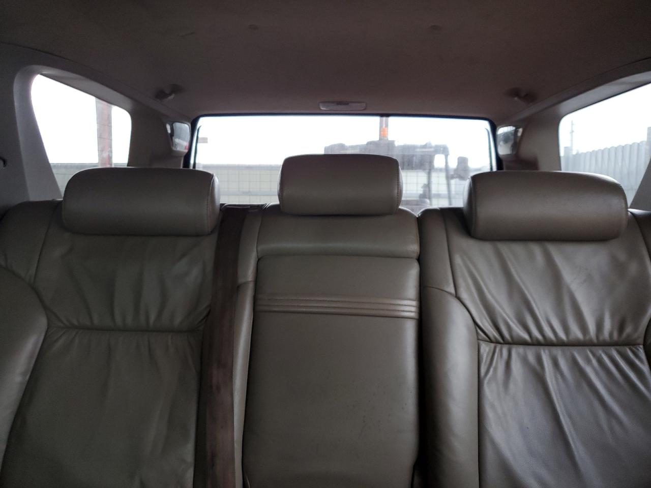 2004 Toyota 4Runner - Image 10