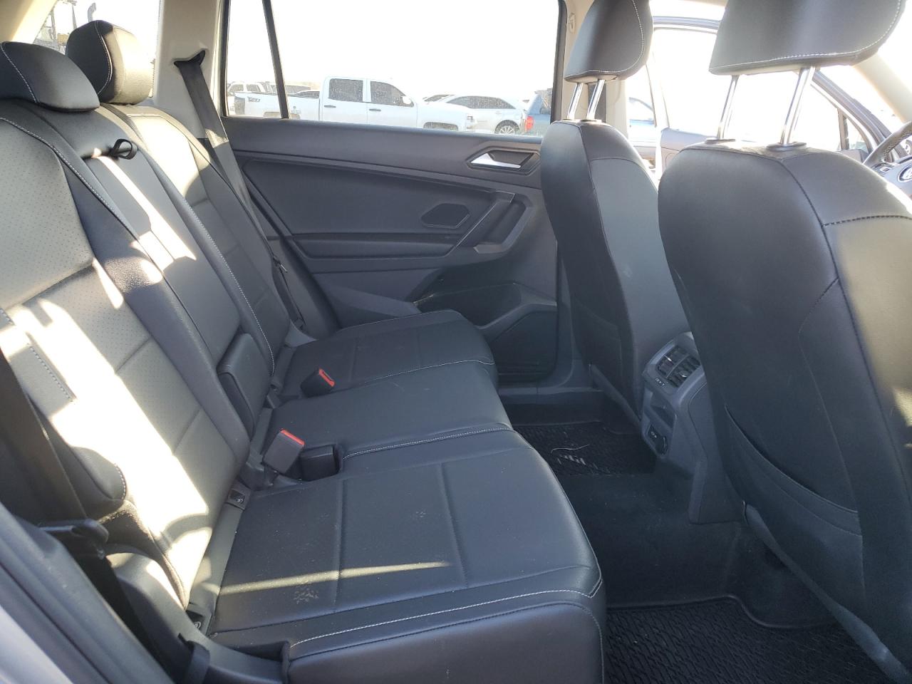 2021 Volkswagen Tiguan - Image 11