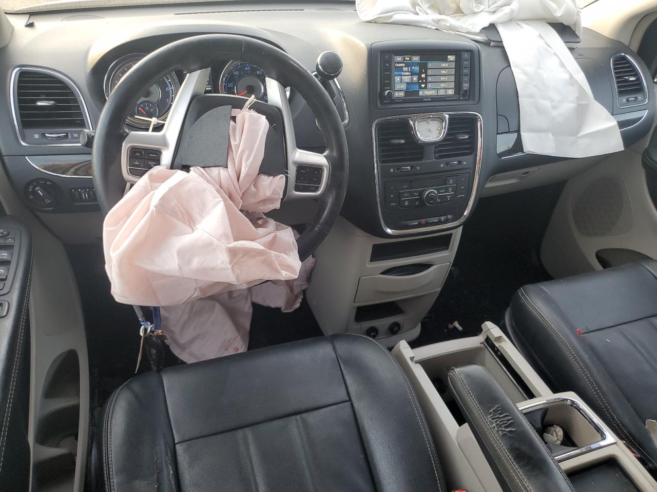 2016 Chrysler Town & Country Touring VIN: 2C4RC1BG8GR207198 Lot: 65929875