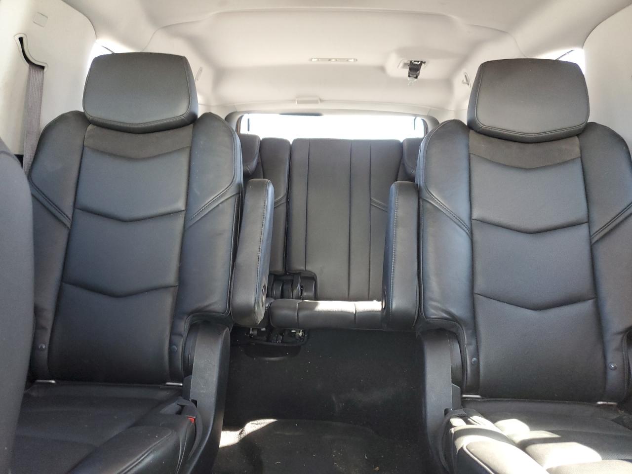 2016 Cadillac Escalade - Image 10