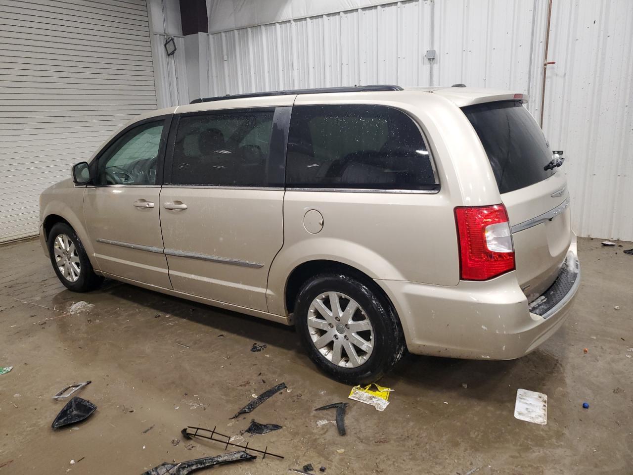 2014 Chrysler Town & Country - Image 2