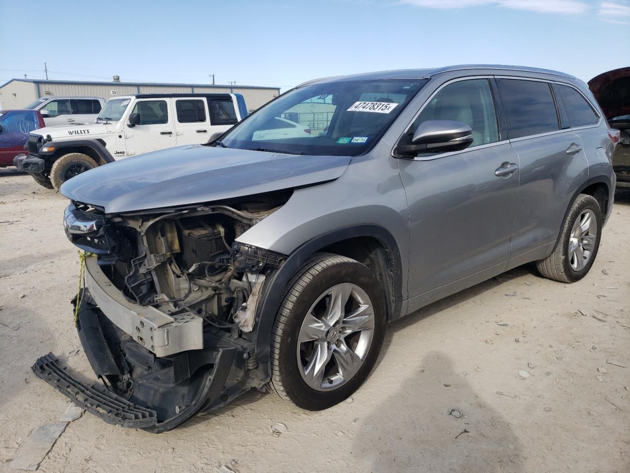 2015 Toyota Highlander - Image 1