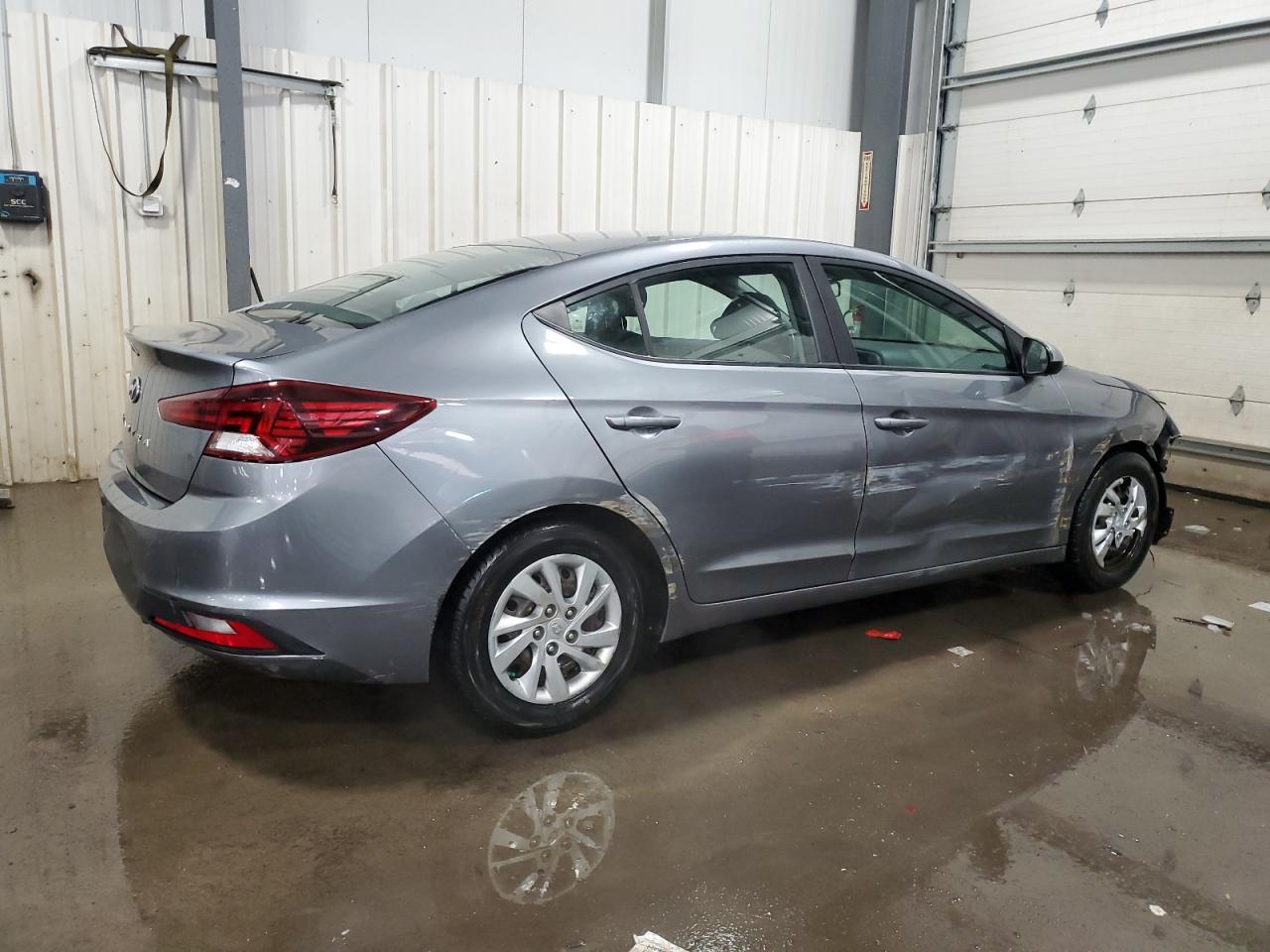2019 Hyundai Elantra - Image 3