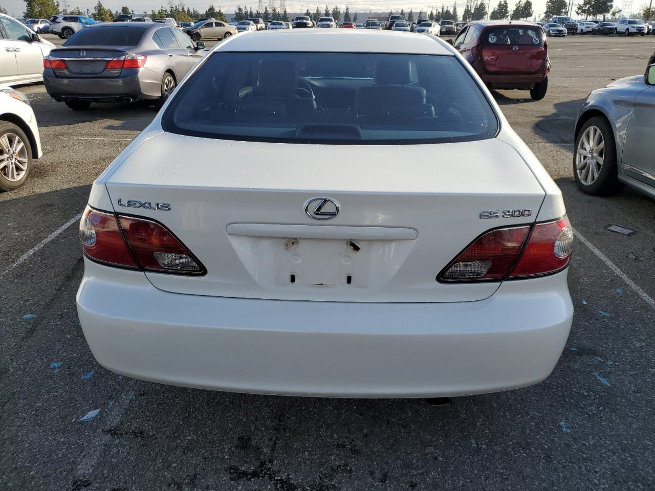 2003 Lexus ES - Image 6