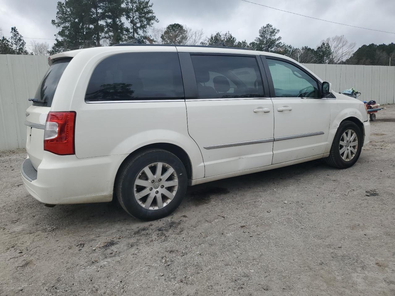 2012 Chrysler Town & Country - Image 3