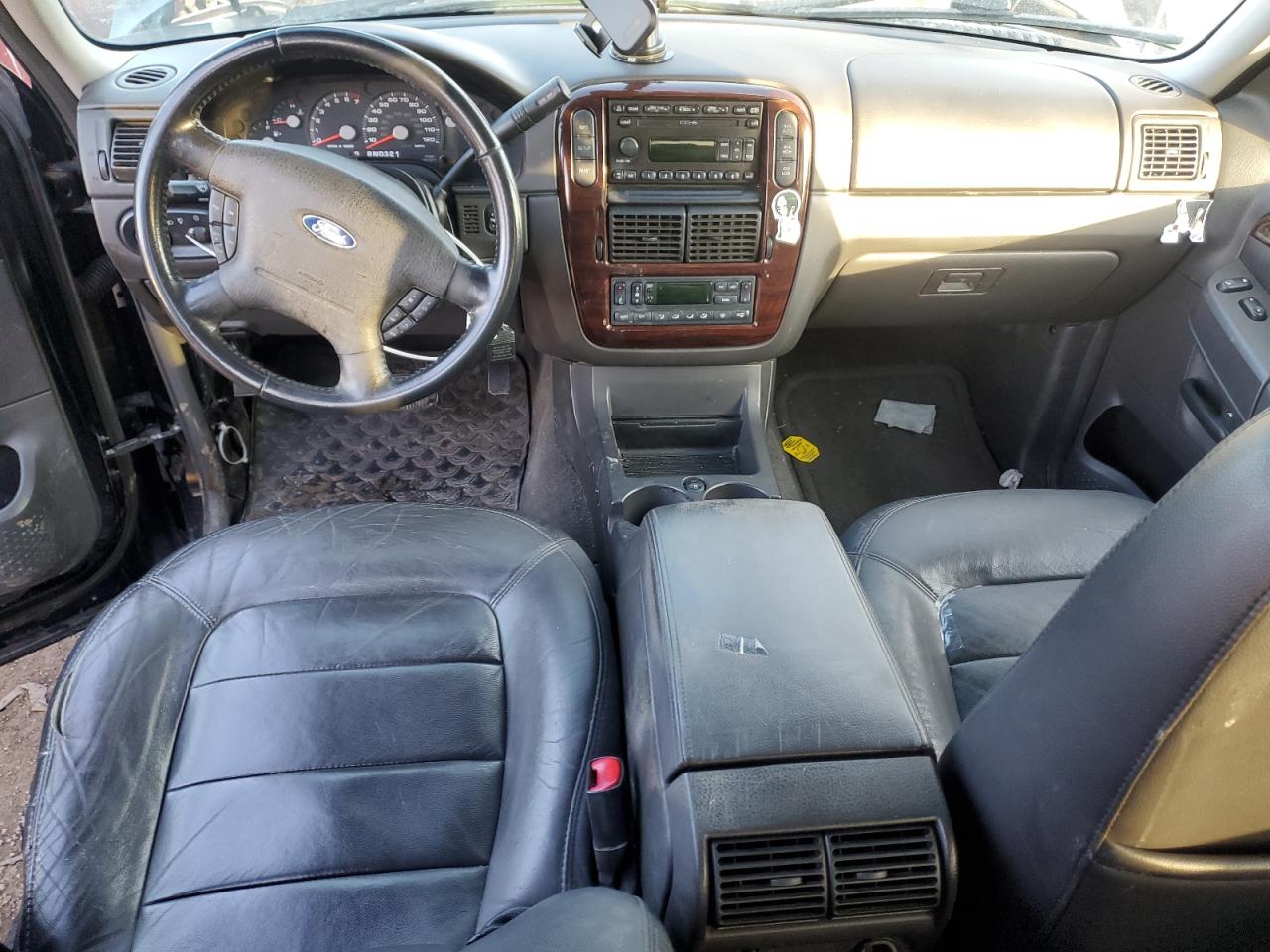 2004 Ford Explorer - Image 8