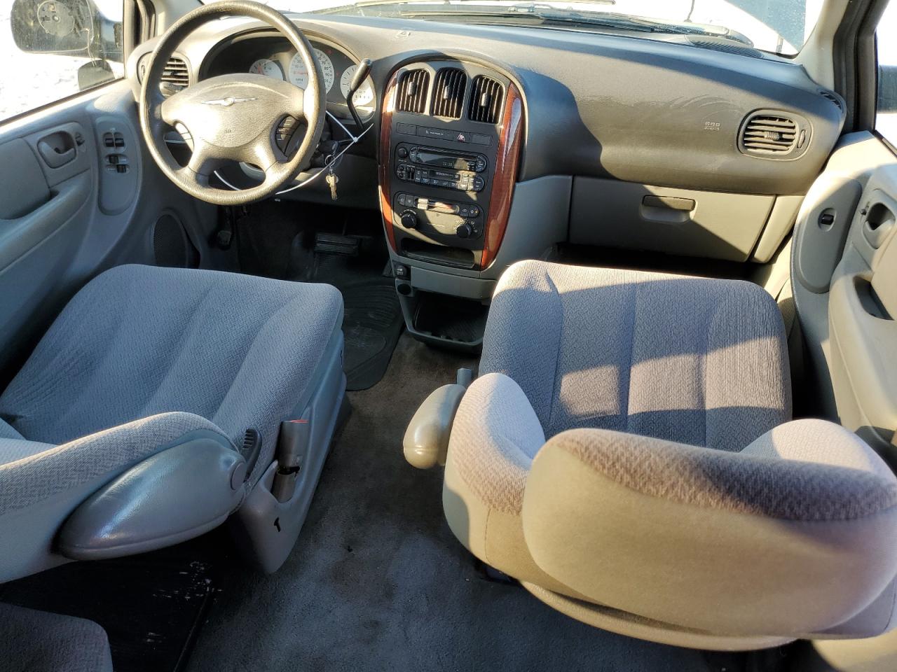 2007 Chrysler Town & Country - Image 8