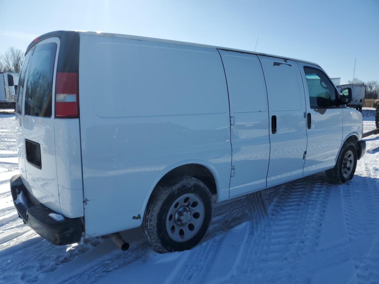2012 Chevrolet Express - Image 3