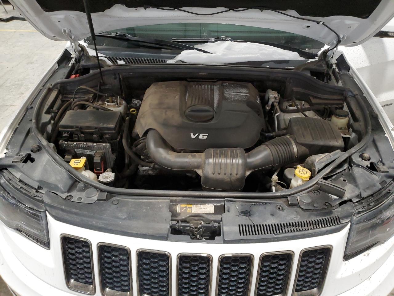 2015 Jeep Grand Cherokee - Image 12