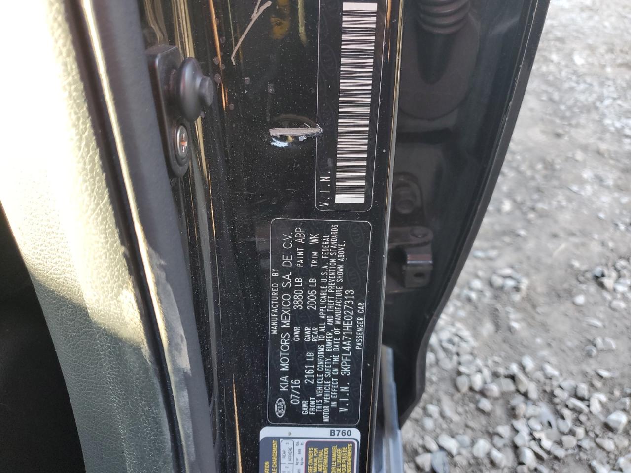 2017 Kia Forte - Image 13