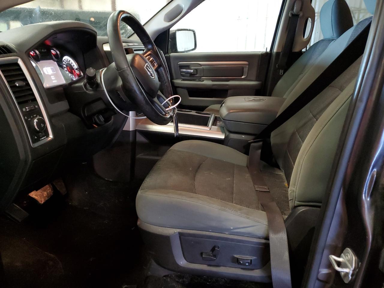 2015 RAM 1500 - Image 7