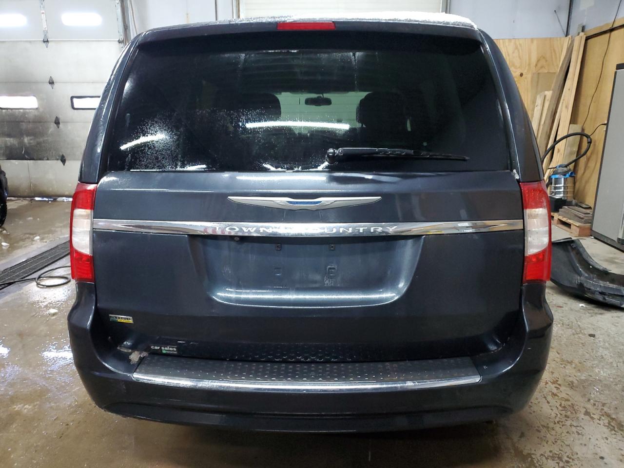 2014 Chrysler Town & Country - Image 6