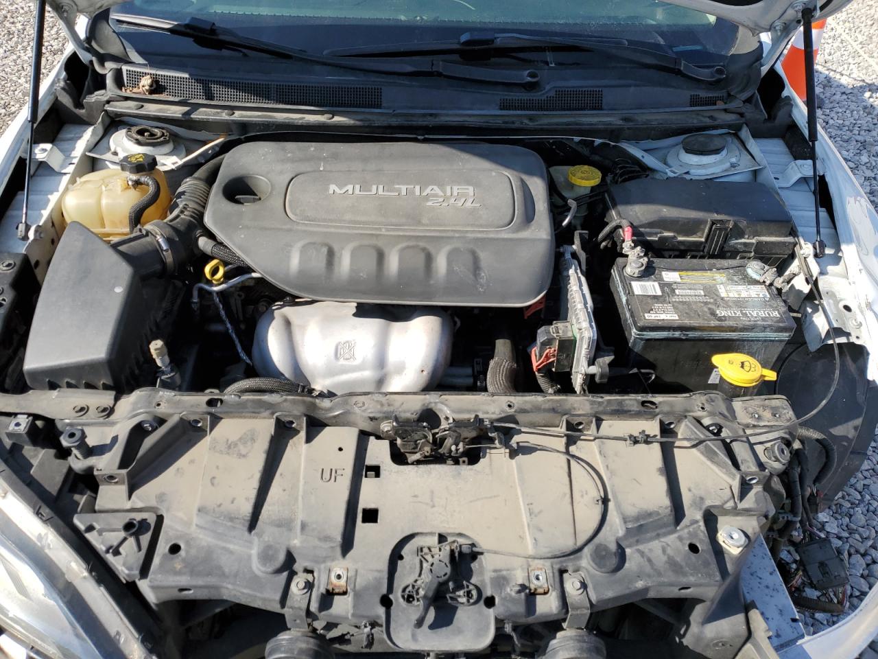 2016 Chrysler 200 - Image 11